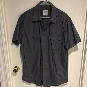 Men's Gray Button-Up Shirt